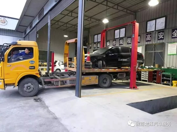 金錘鈑金，銀槍噴漆！龍江汽修值得信賴！